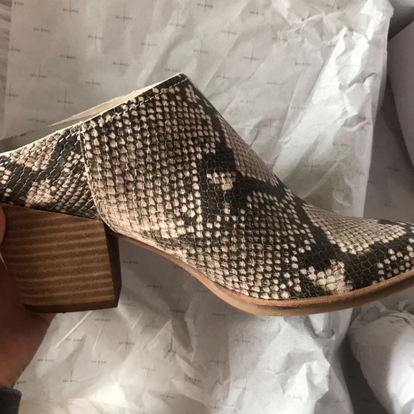 NIB Dolce Vita Rhea Snakeskin Mules - Picture 4 of 5